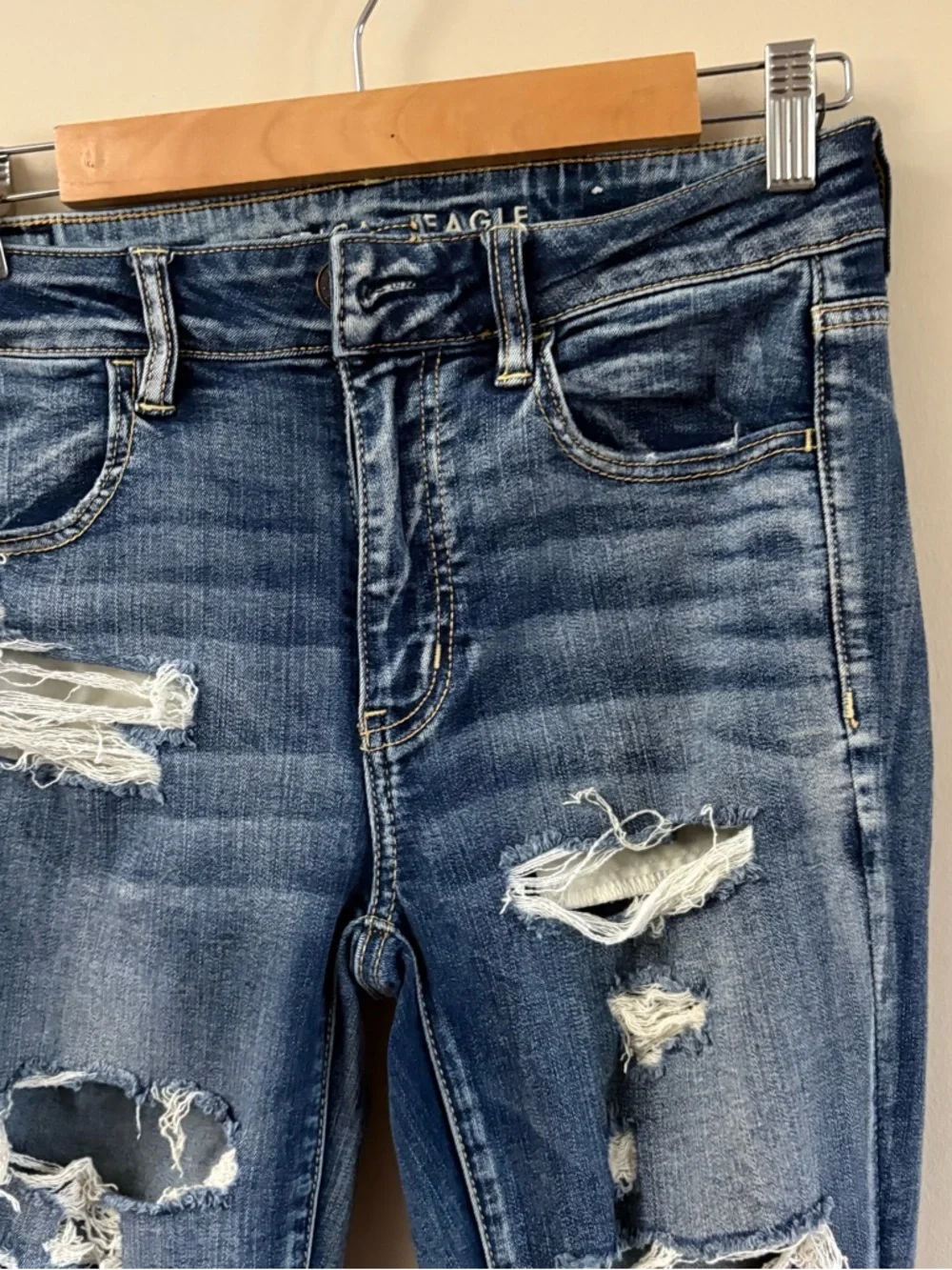 American Eagle Hi Rise Distressed Jegging Crop Jeans Size 8
